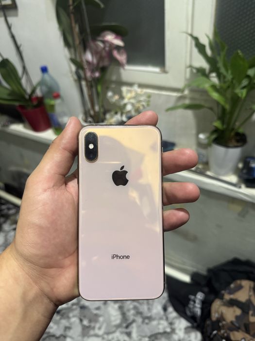 Iphone xs 64 gb.