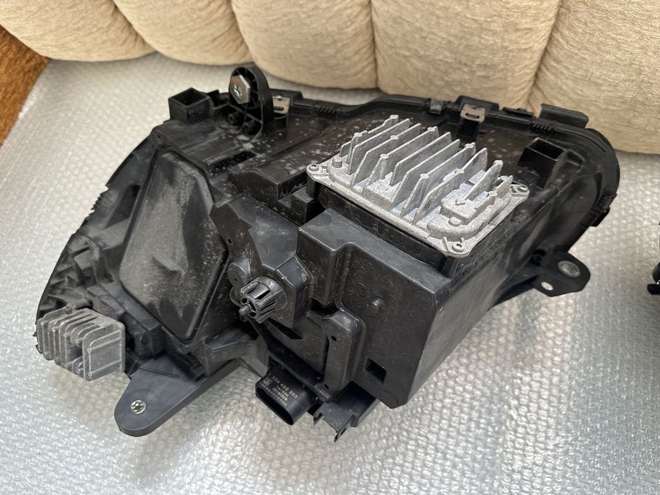 Faruri / Far stanga, Far dreapta Mercedes C W205