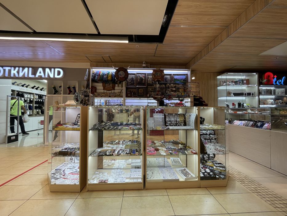 Продам островок в ТРЦ Москва