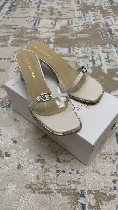 Туфли (шлёпанцы)