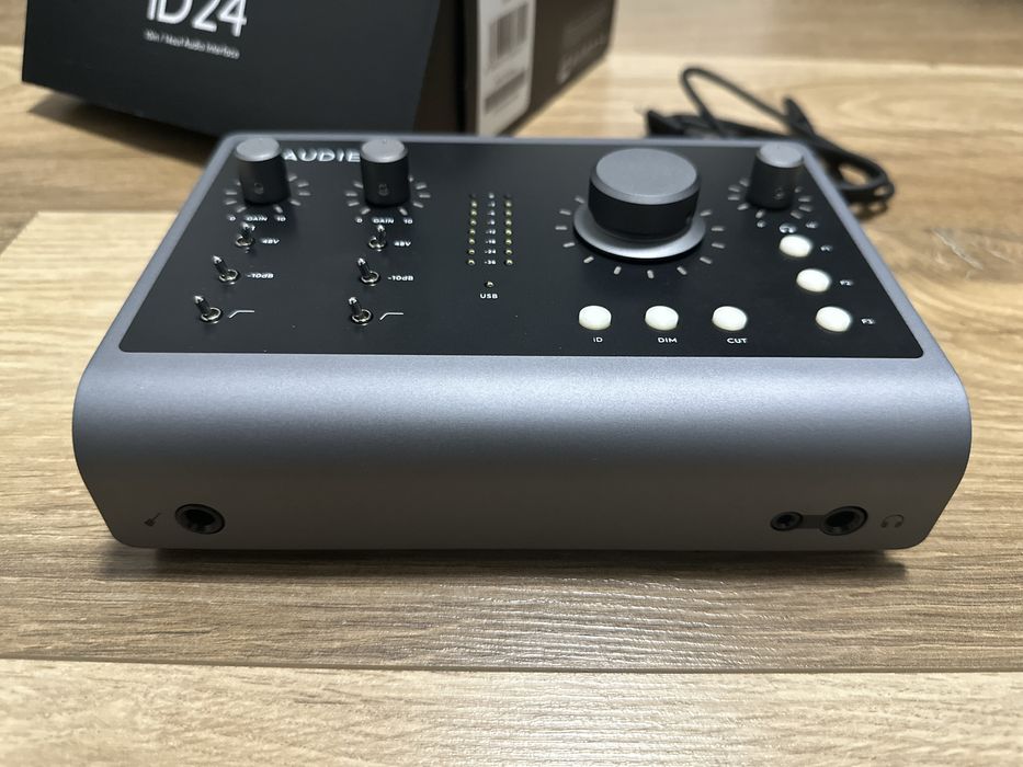 Vand interfata audio Audient iD24 cu garantie