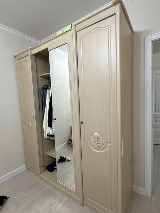 Отдам шкаф и комод даром, самовывоз