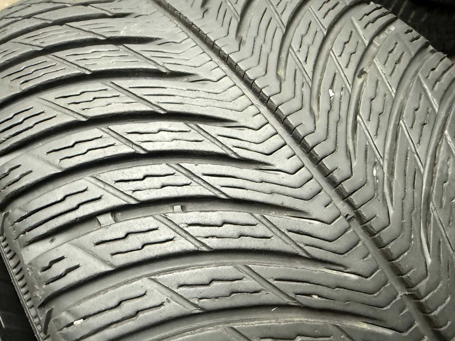 2x Anvelope Iarna 235/40 r19 - Michelin Pilot Alpin 5