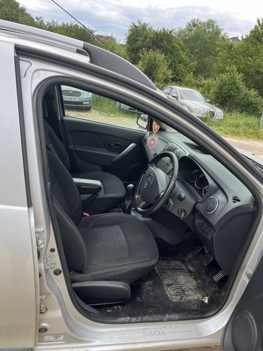 Dezmembrez / Dezmembrari Logan MCV 2 2017