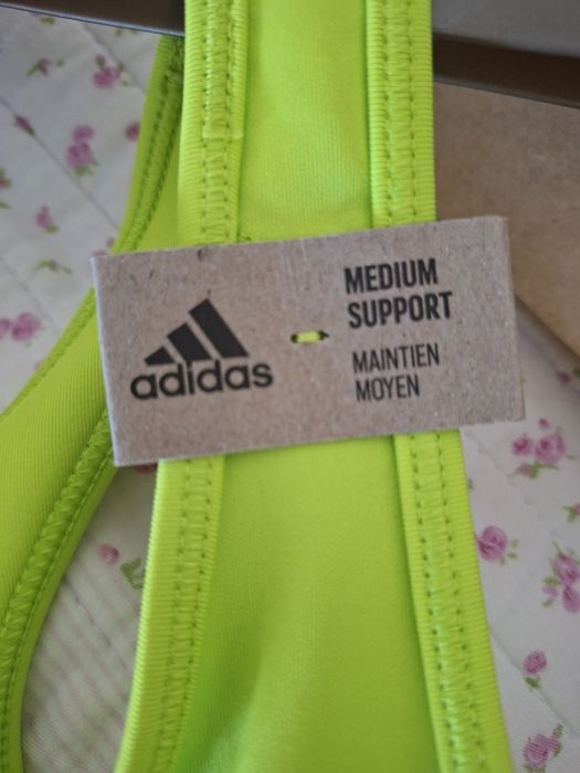 Ново спортно бюстие Adidas