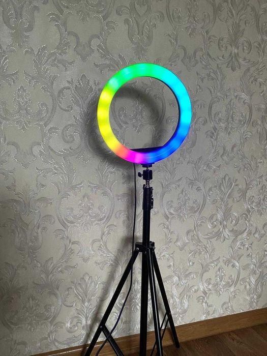 Продам новую Селфи- лампу