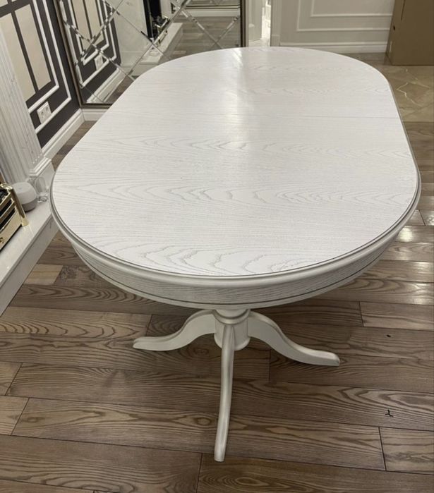 Стол и 6 стульев