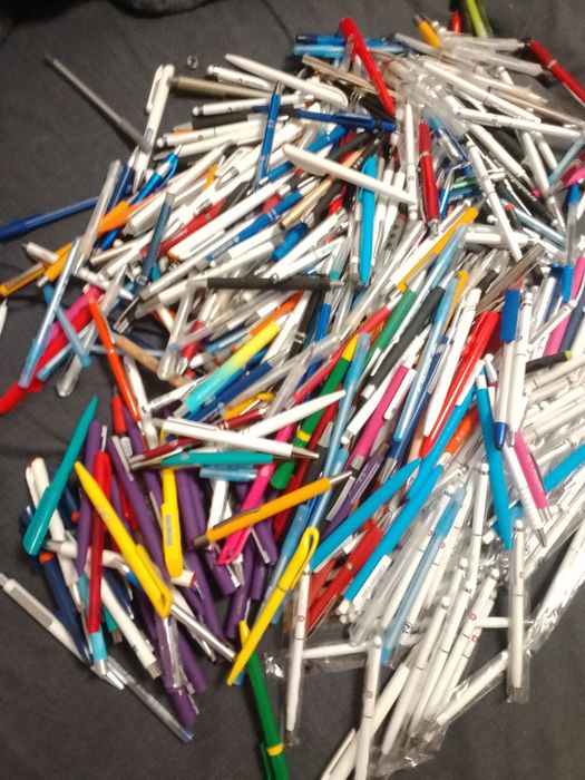 Pixuri noi metalice ,plastic , foarte multe modele și de calitate