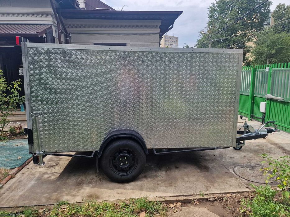 Inchiriez (de inchiriat) remorca carosata - se conduce cu B