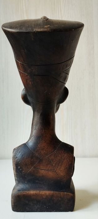 Статуэтка Нефертити