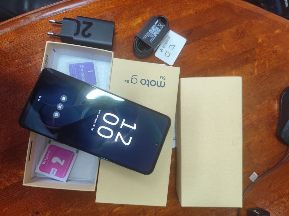 Motorola G54. RAM  12 GB.  5 G