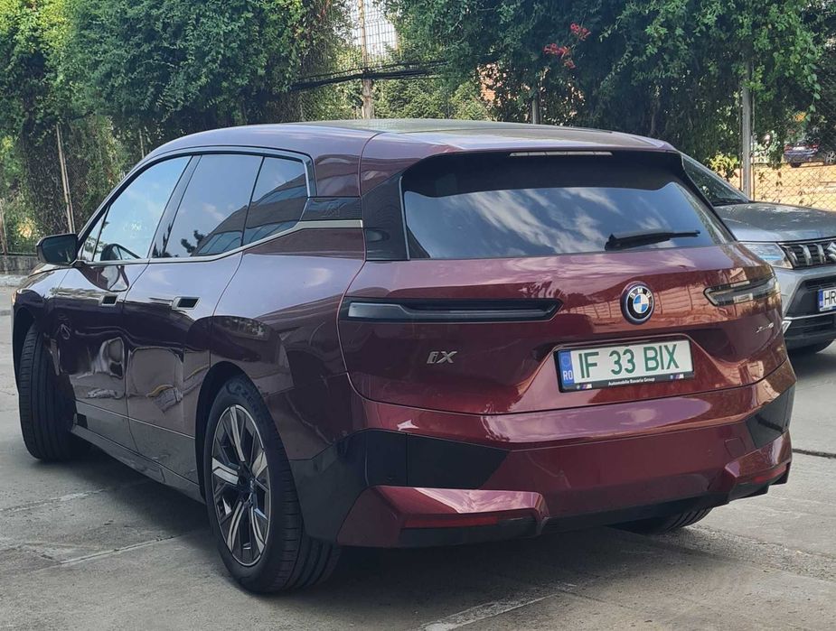 BMW ix 2024  3700 km