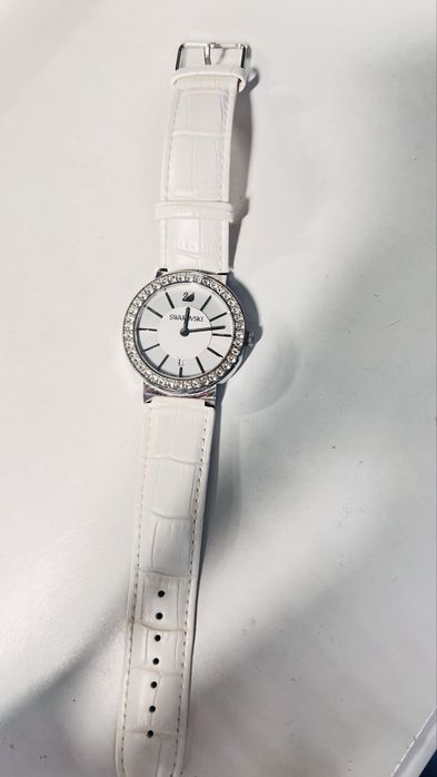 Часы женские Сваровски