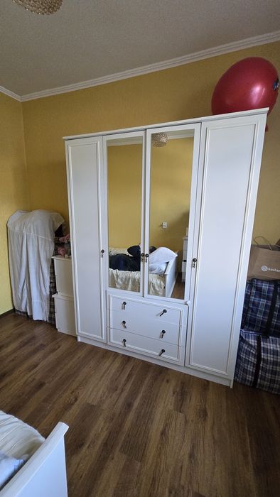 Шкаф чисто белый