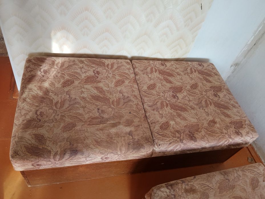 Продам диван в хорошем состоянии