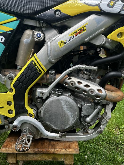 Suzuki RM-Z 250 cros