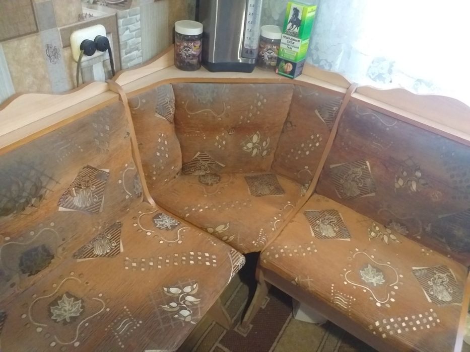 Продам Кухонный уголок