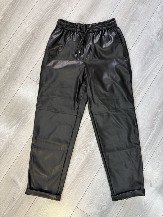 Кожен черен панталон