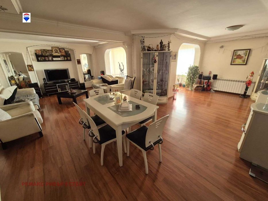 Продава се Къща в Кубрат - 222 кв.м за 577 €/кв.м - Снимка #1