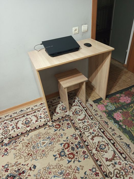 Стол письменный со стулом