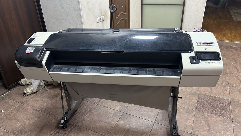 приртер плоттер HP Designjet t1300ps ePronter CR652A