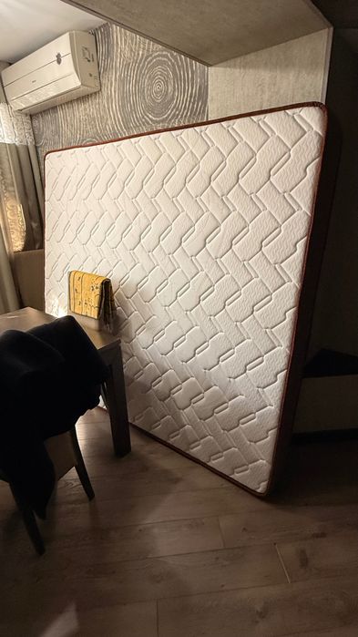 Продается абсолютно новый двуспальный матрас Турция (размер 180х200)