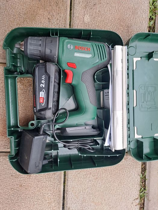 Vând bormasina Bosch