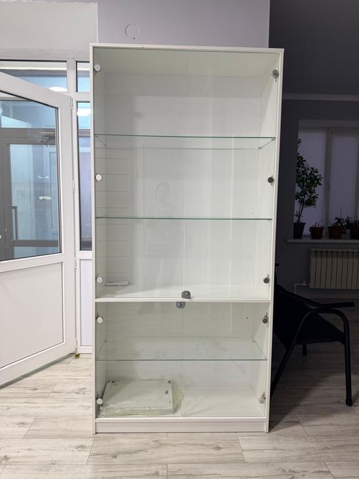 продам шкаф стеклянный