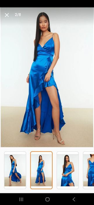 Елегантна дълга синя рокля