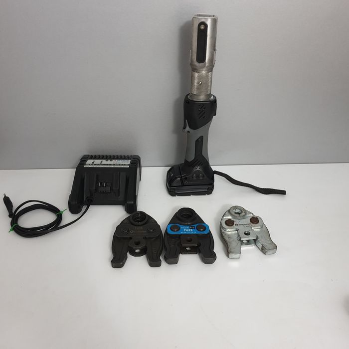 Thermotech SPM Presa hidraulica de sertizat pexal TH 16 25 26 Germany