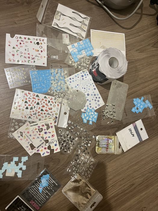 Продам материал для маникюра