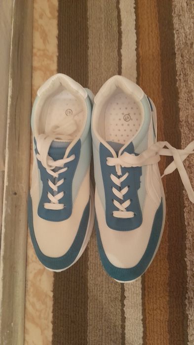 Чисто нови обувки