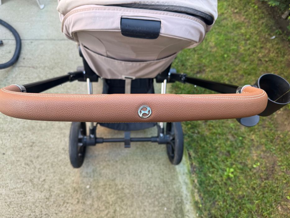 Cybex Priam  Beige Пълен пакет + кош за новородено в черен цвят