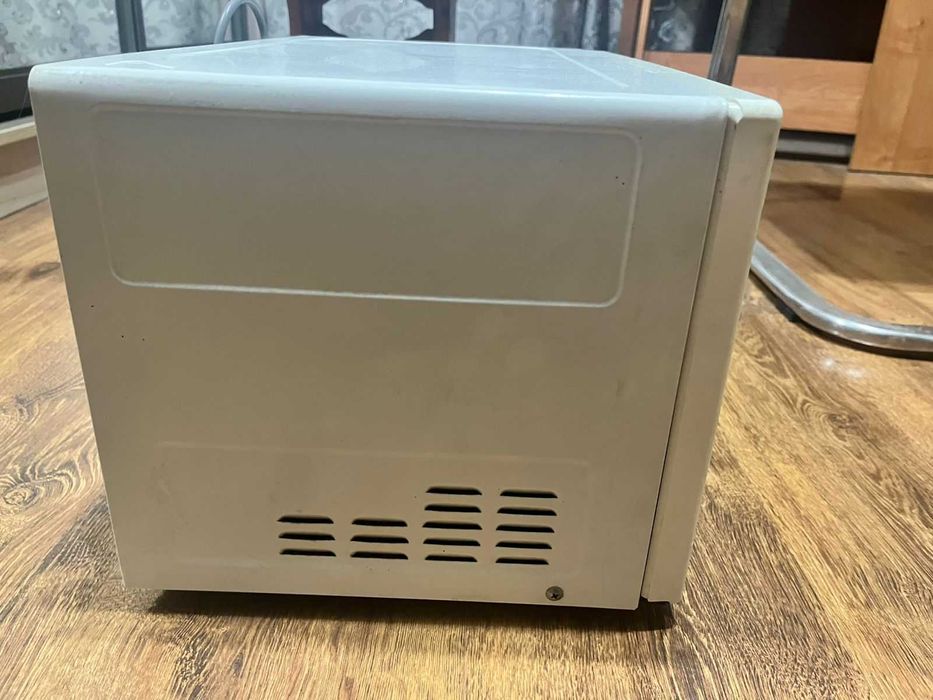 Микроволновая печь (БУ) продам