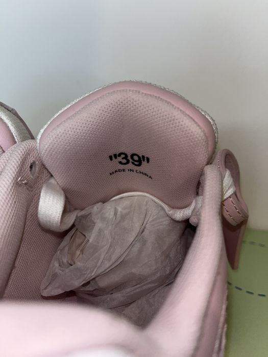 Off-White Out Of Office Rose/White