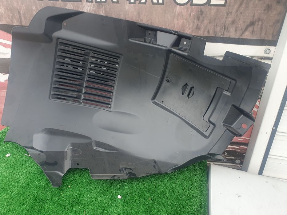 Подкалник за Мерцедес Мл W166