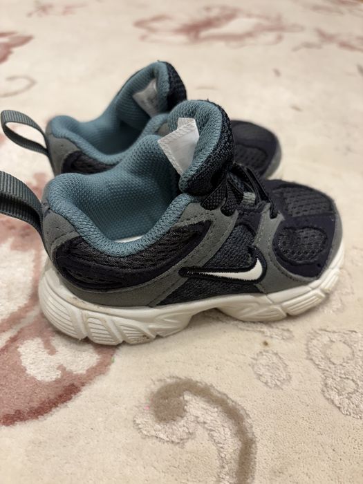 Vand adidasi nike marimea 22