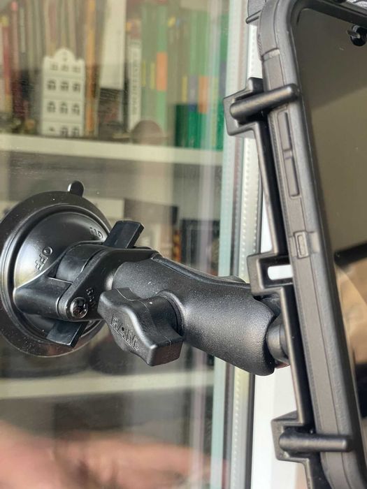 Suport RAM MOUNTS pentru telefon mobil pe parbriz