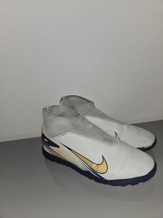ghete de fotbal nike- marimea 38,5