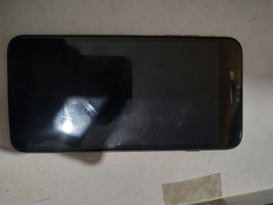 Iphone 8+ ideal, rangi black