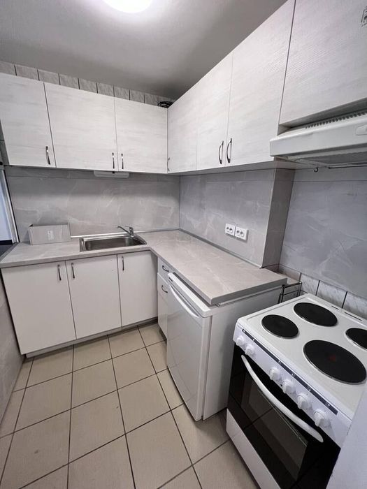 Дава се под наем Двустаен апартамент в Бургас, Лазур - 60 кв.м за 408 € - Снимка #2