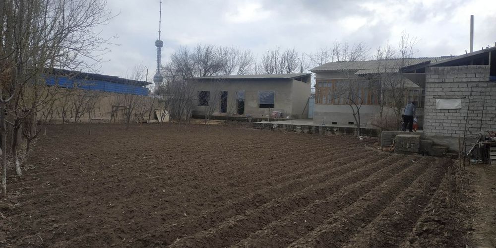 Yunusobod 4 kv uchastka sotiladi srochno narxda