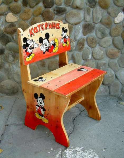 Детско рисувано дървено столче