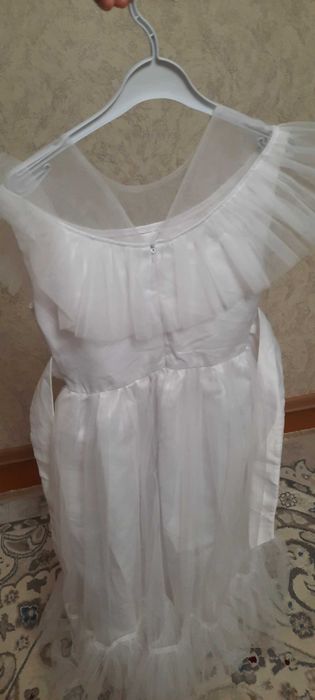 Платье белое для девочки 8-10 лет