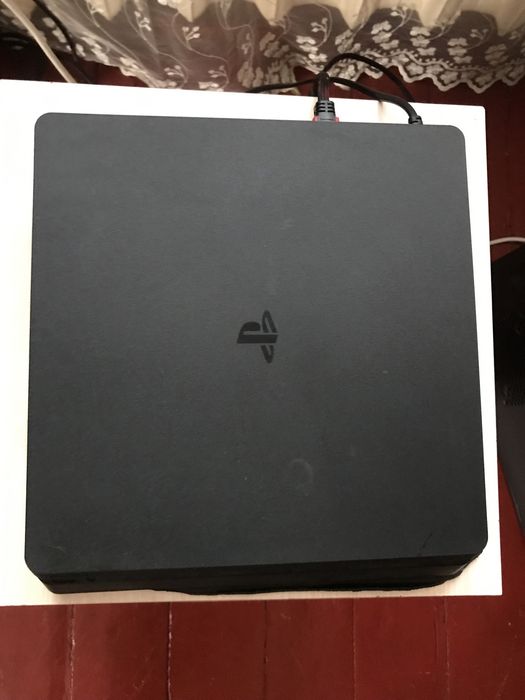 PlayStation 4 slim. 15 игр! 1 тарабайт ,торг.