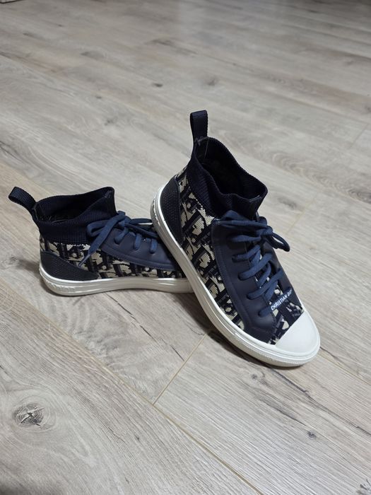 Tenesi, Sneakersi Christian Dior nr 38, dar se potrivesc pt max 37,5 c