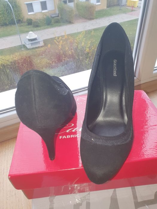 Pantofi piele marimea 39, 2 perechi 75 lei