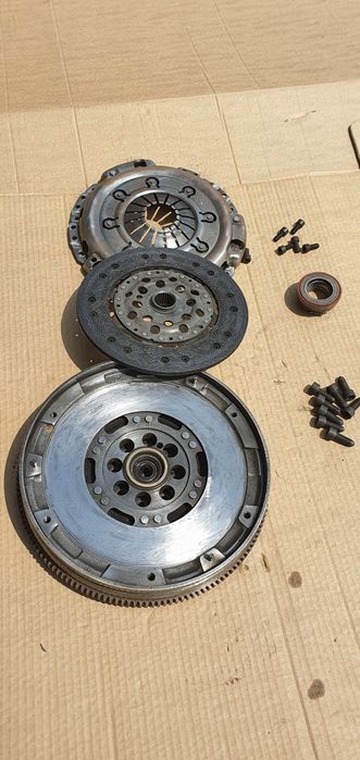 Kit ambreiaj cu volanta mercedes clk 208 2.0 benzina 111.944