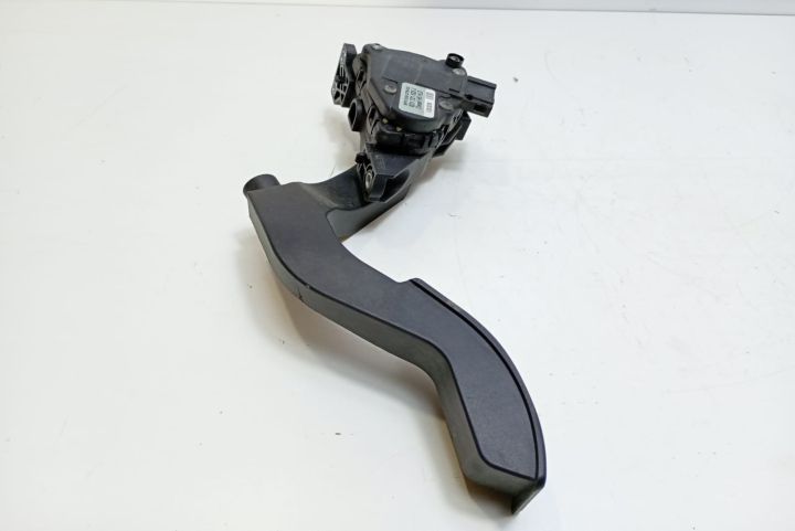 Pedala  acceleratie 8D1721523J Audi A4 B5 (facelift) seria