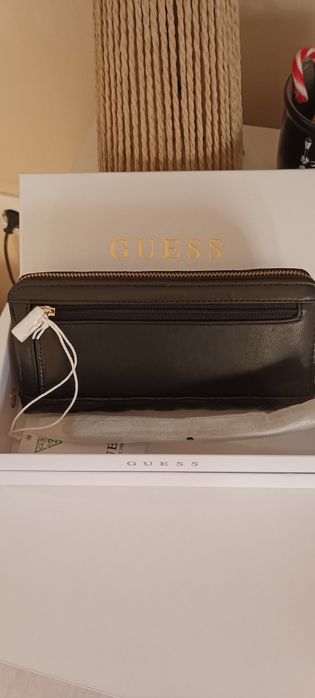 Guess ново портмоне